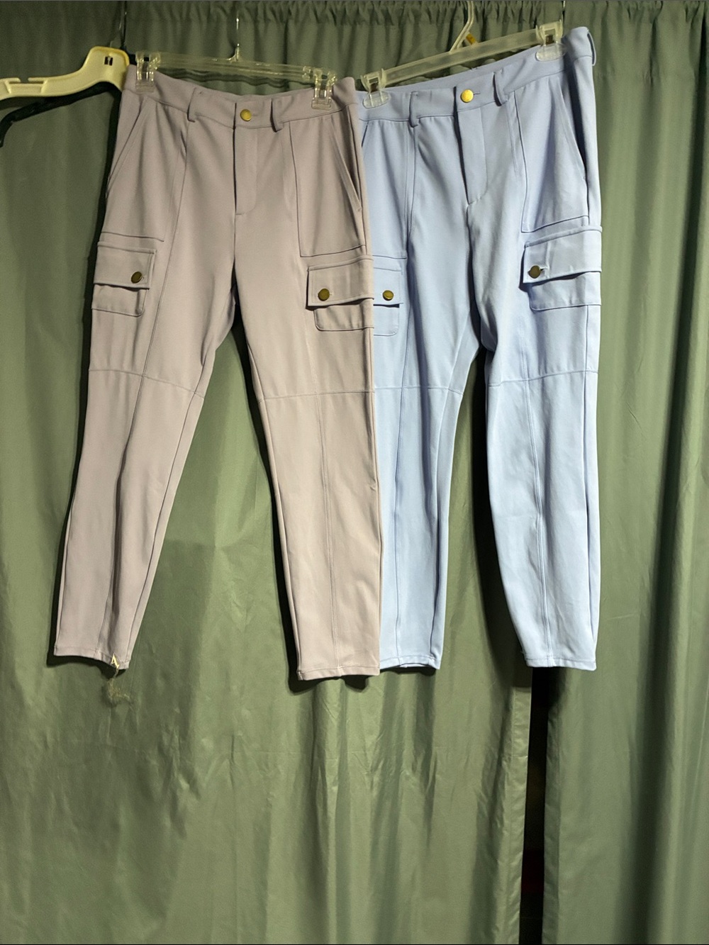 HALARA  Cargo style capris  in purple ash and jacaranda colors